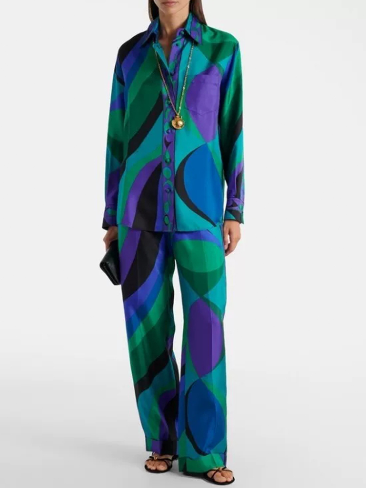 Silk Blouse - Retro geometrik desenli yaka detaylı düz